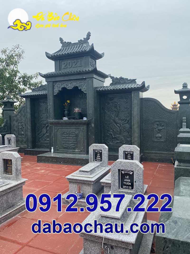 Mẫu mộ được lắp đặt ở khu lăng mộ đá xanh rêu tại Nam Định