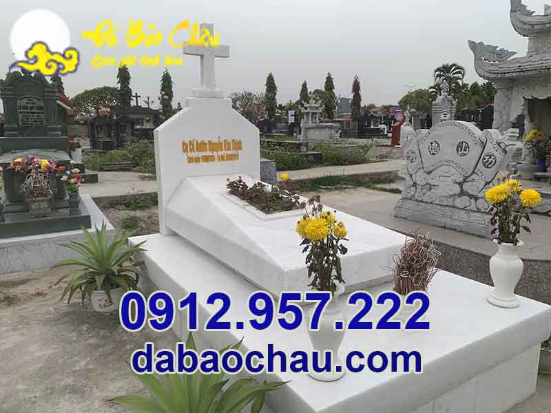 Mẫu mộ đá công giáo đẹp chế tác từ đá trắng được người dân Đà Nẵng yêu thích