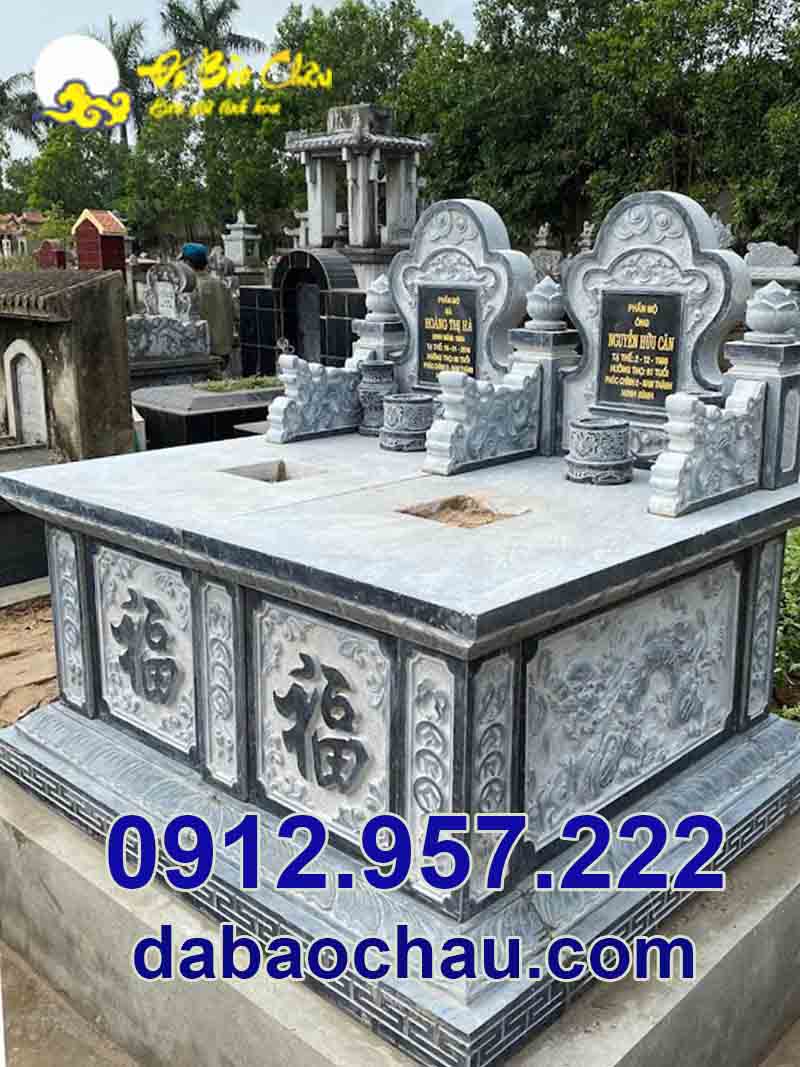 Mẫu mộ đá hậu bành được lắp đặt trong khu lăng mộ đá tại Lâm Đồng