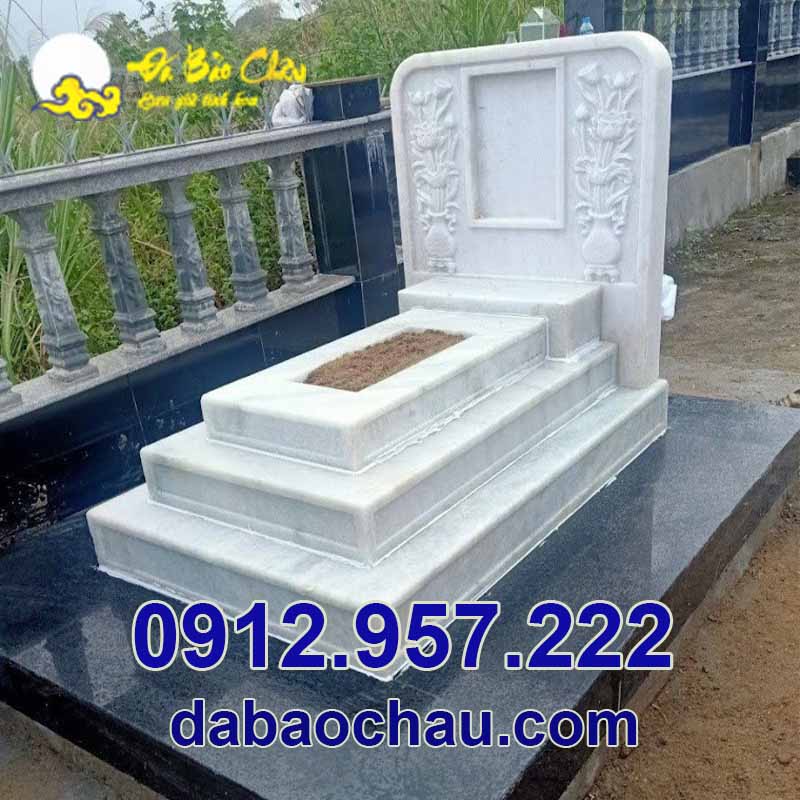 Sắc trắng tinh khiết của mộ đá để tro cốt tại Bình Phước