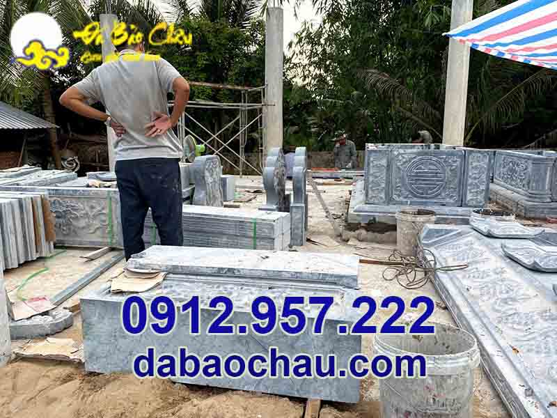 Khâu chuẩn bị cho việc lắp đặt công trình khu lăng mộ tại Tiền Giang