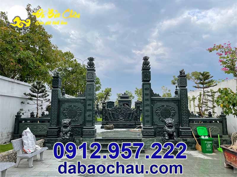 Vẻ ngoài thẩm mỹ của khu lăng mộ nhà mồ đá tại Sài Gòn làm từ đá xanh rêu
