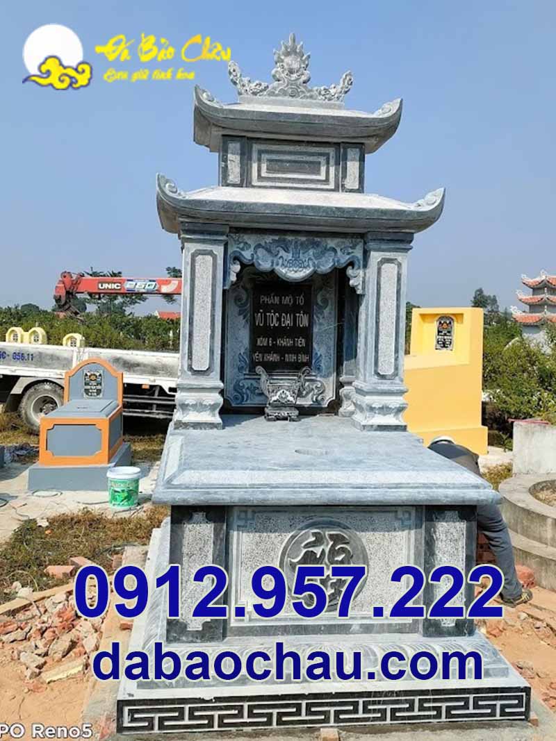 Lắp đặt mẫu mộ để tro cốt bằng đá tại huyện Quỳnh Phụ - Thái Bình