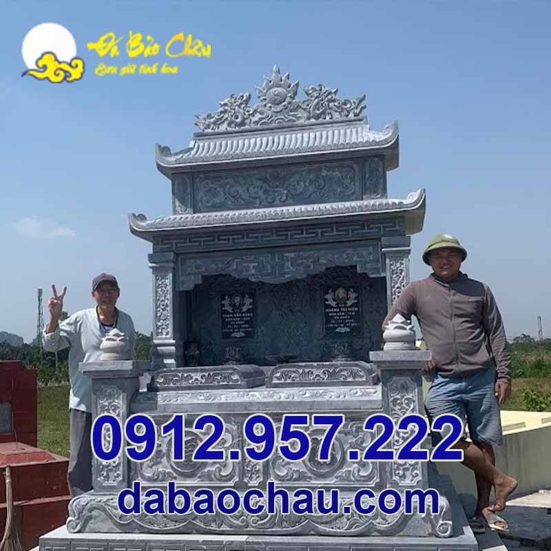 Đội ngũ nhân công Đá Bảo Châu tiến hành lắp đặt mộ đôi đá tại Thái Bình Nam Định