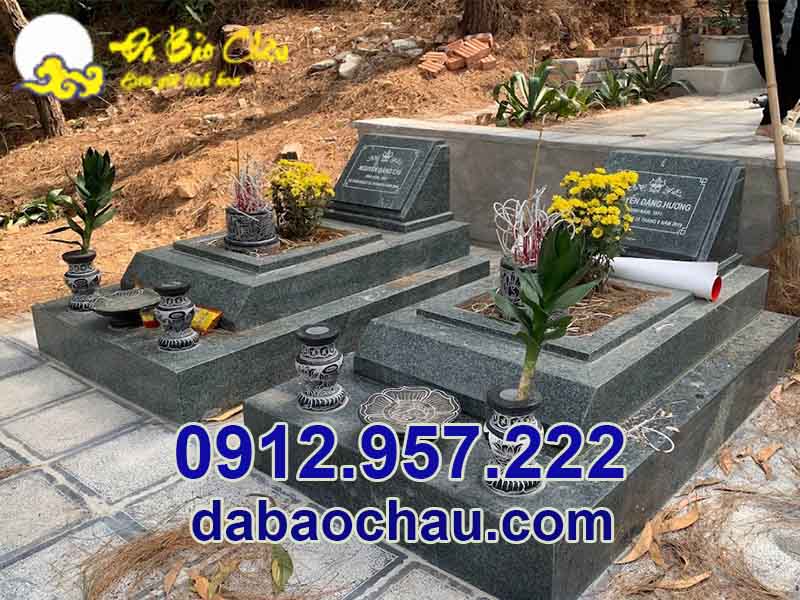 Mẫu mộ đôi đá tam cấp được lắp đặt phổ biến trong các công trình mộ đá tại Bình Định Phú Yên