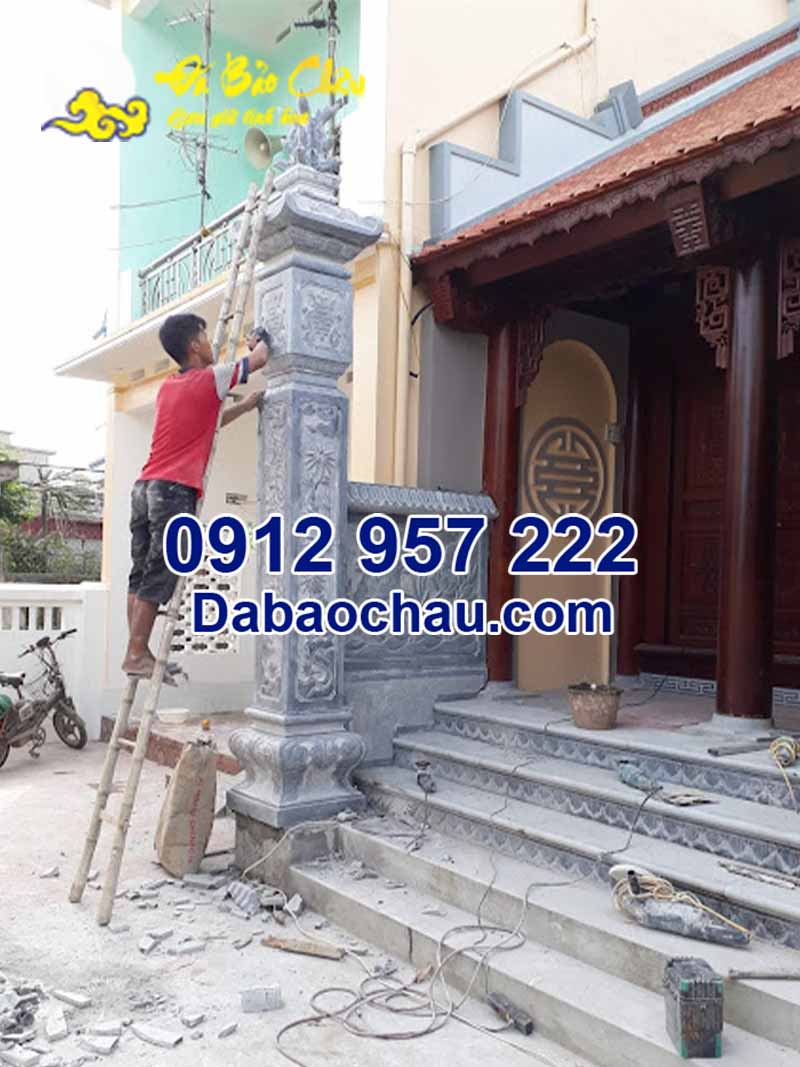 Đội ngũ Bảo Châu đang chế tác cột đá nhà thờ họ