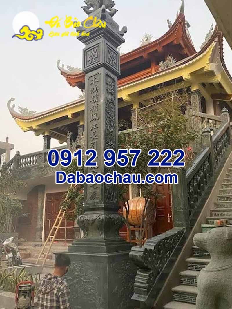 Cột đồng trụ đá nhà thờ họ Thái Nguyên Tuyên Quang bằng đá xanh rêu