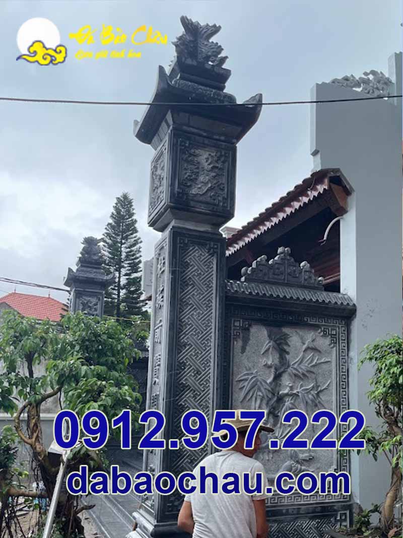 Đội ngũ nhân công Bảo Châu tiến hành lắp đặt cột đá nhà thờ họ cột hiên nhà tại Hưng Yên