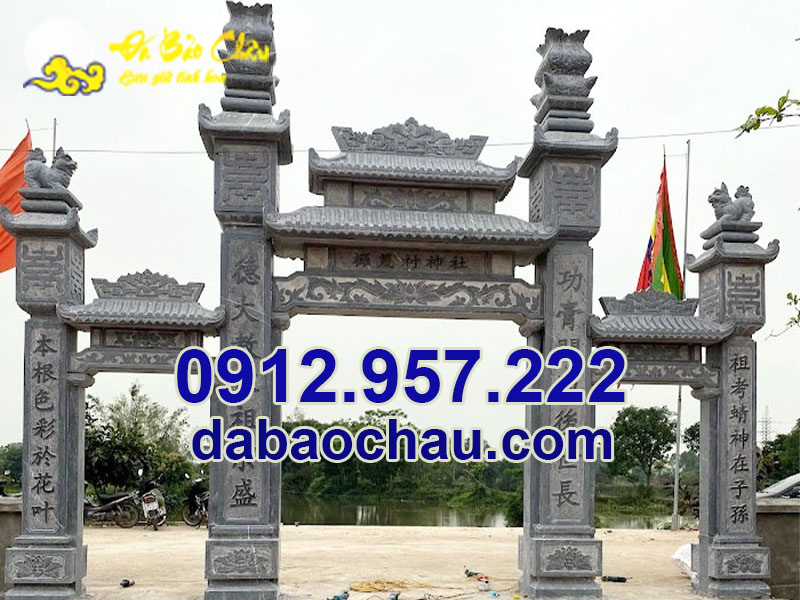 Cổng chùa tại thành phố Tuy Hòa bề thế, uy nghiêm