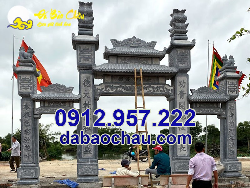 Cổng tam quan chùa tại huyện Chợ Mới được thi công trong thời gian ngắn