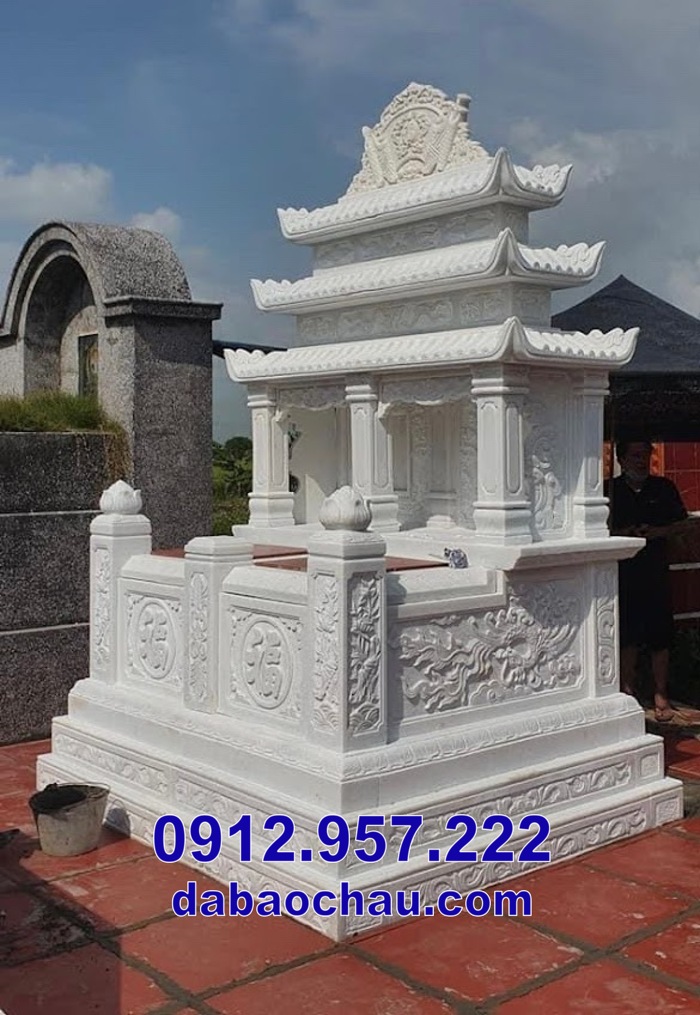 Mộ đôi bằng đá tại Bình Thuận