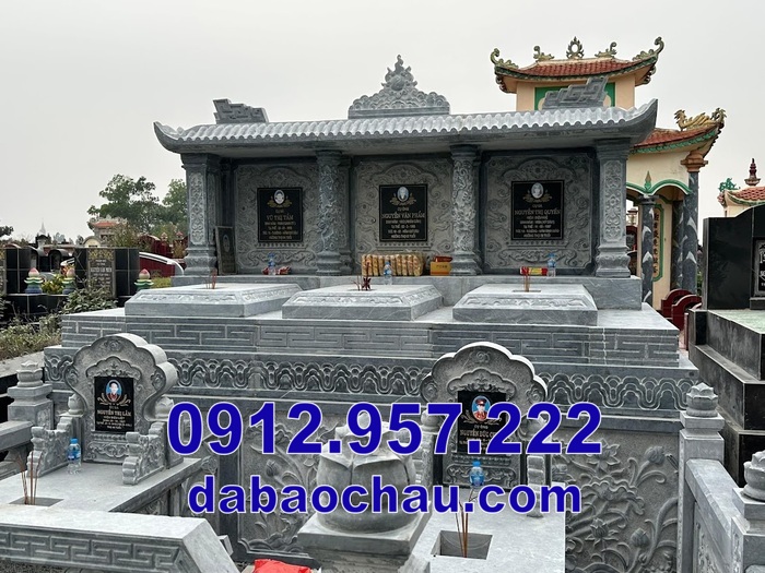 Mộ đôi bằng đá tại Lâm Đồng