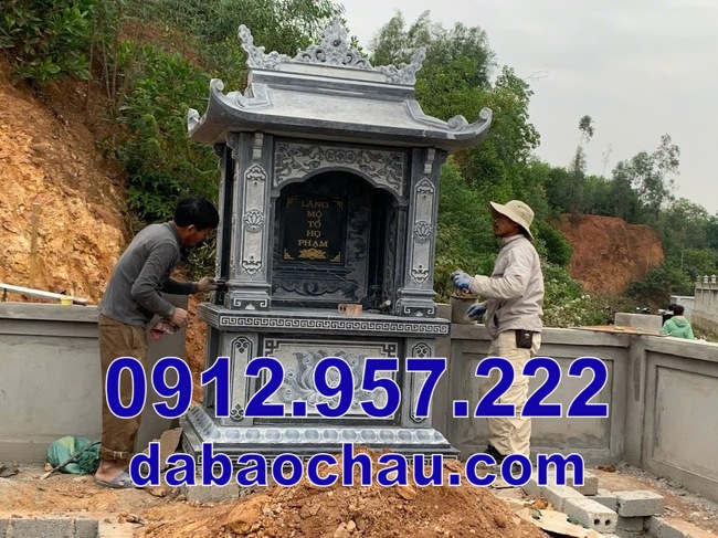 Am thờ bằng đá tại Tiền Giang