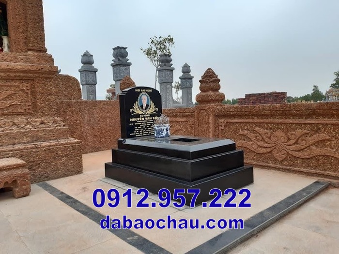 mẫu mộ tam cấp tại Bình Thuận