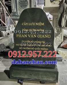 Mẫu bia đá ký niệm trồng cây đẹp xanh rêu
